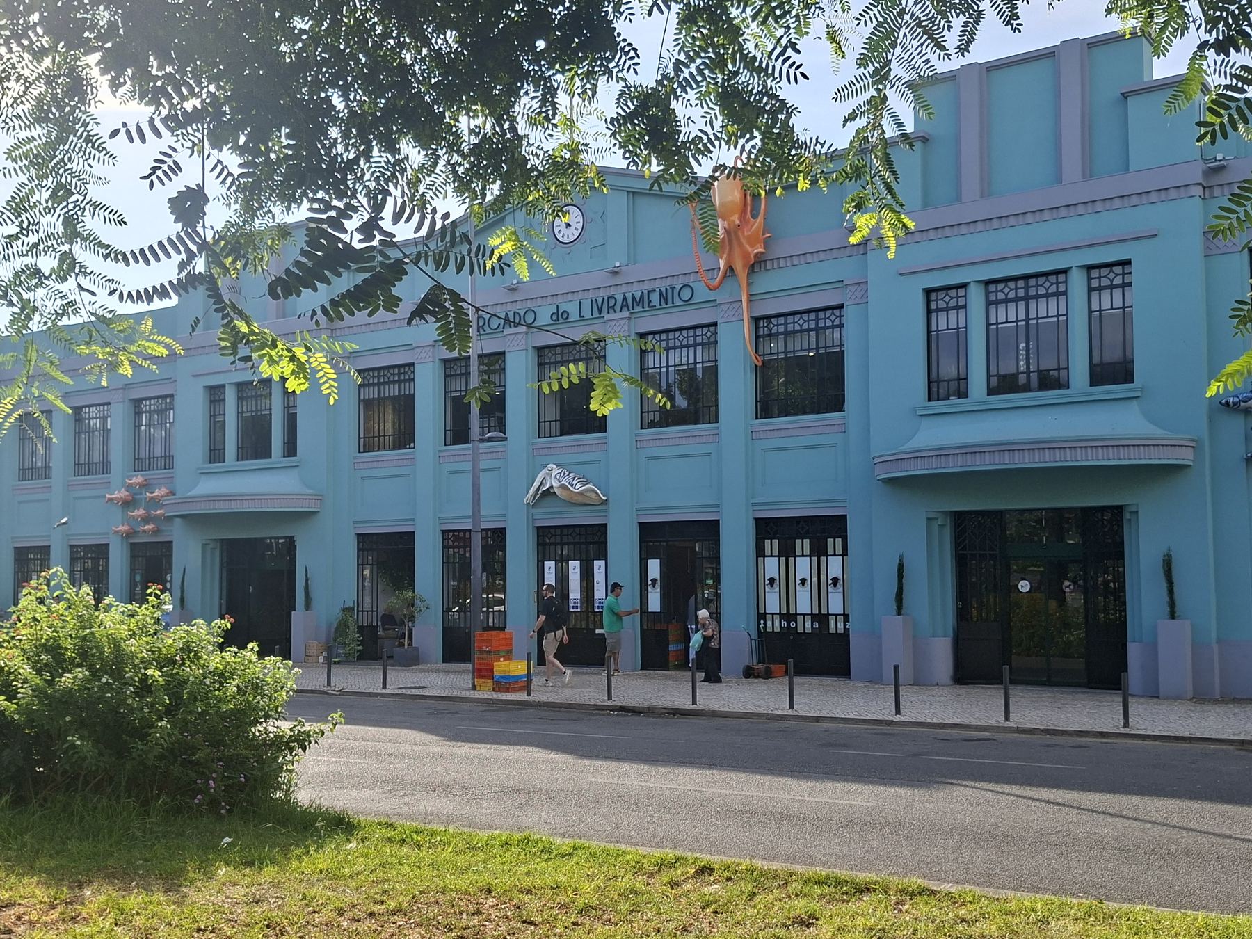 Fachada azul do Mercado do Livramento, em Setúbal